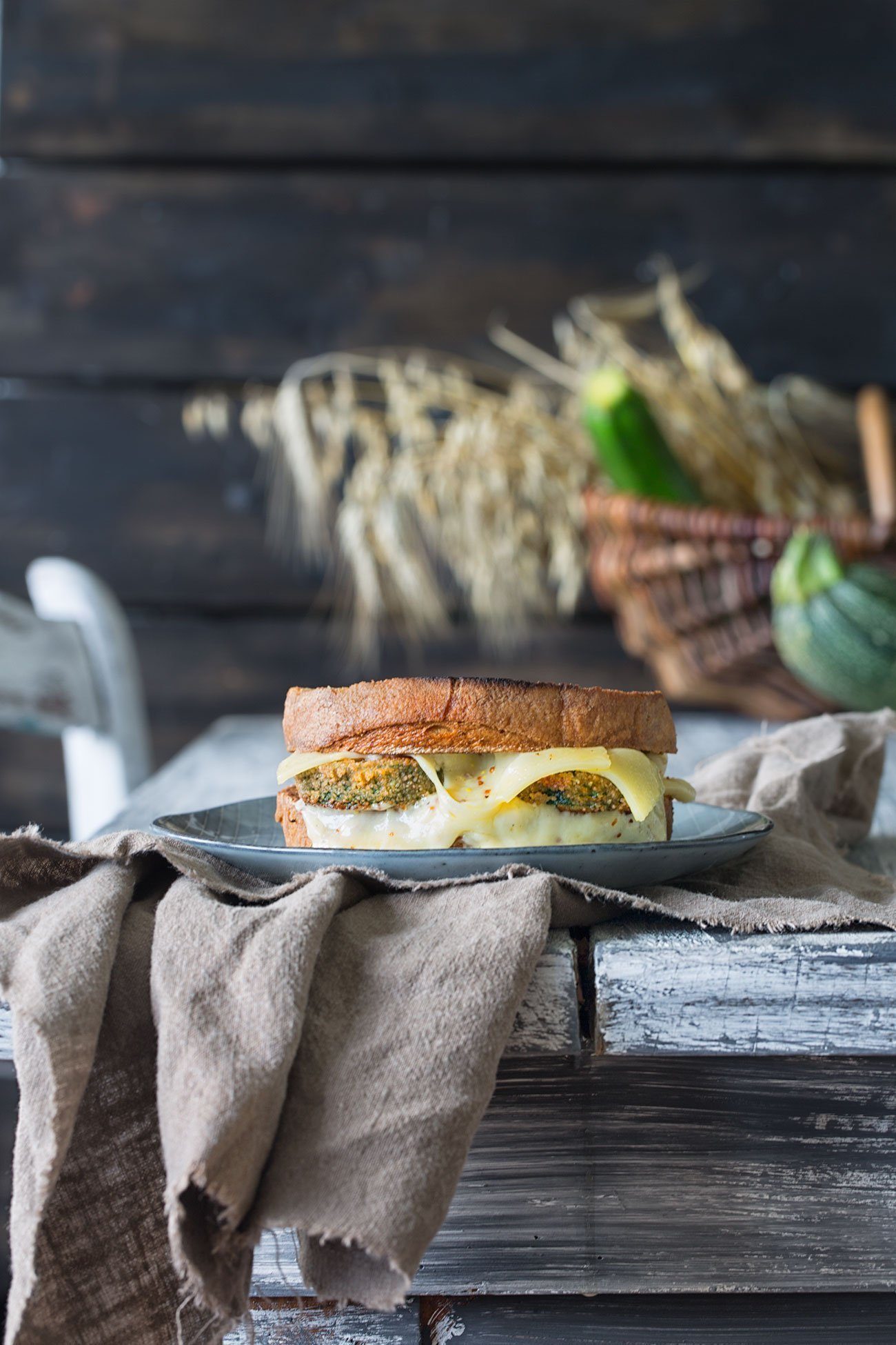 Käse Sandwich mit panierten Zucchini und Senf-Aioli - Patrick Rosenthal
