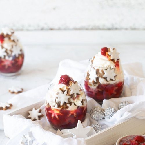 Kirsch-Zimtstern Dessert