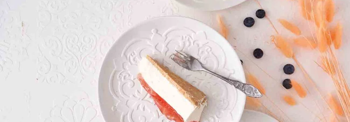 Aus Shirin Davids Dirtea einen Cheesecake machen, ja, ich darf das. Natürlich musste ich den Eistee probieren, doch bin ich nicht so sehr Fan von sehr zuckerhaltigen Getränken. Aber lecker war er trotzdem. So lecker, dass ich ihm direkt einen Cheesecake widme