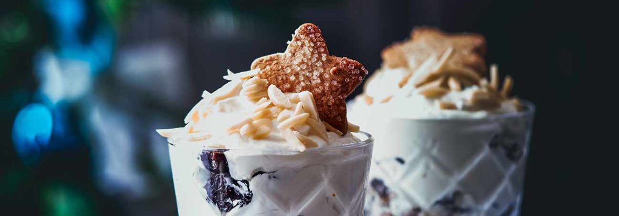 Jetzt mal ehrlich: Entweder hat man schon einmal selber einen gekauft oder man bekommt sie massenweise geschenkt – den verschweißten Christstollen aus dem Discounter. Schmecken tut er ja nicht sehr. Aber…tadaaaaa…man kann ein richtig leckeres Dessert daraus machen. Resteverwertung deluxe.