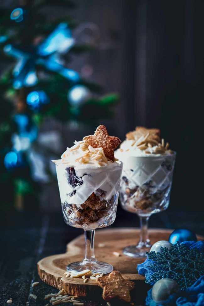 Jetzt mal ehrlich: Entweder hat man schon einmal selber einen gekauft oder man bekommt sie massenweise geschenkt – den verschweißten Christstollen aus dem Discounter. Schmecken tut er ja nicht sehr. Aber…tadaaaaa…man kann ein richtig leckeres Dessert daraus machen. Resteverwertung deluxe.