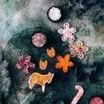 Lebkuchen-Kekse Seien wir mal ehrlich: Ohne Lebkuchenkekse ist die Keksdose nur halb so schön, oder? Anstelle von Lebkuchenmännchen, wird der Lebkuchenteig bei mir noch mit anderen Motiven ausgestochen. Französische Bulldoggen (ihr kennt ja Philip Frederick und Theobald bereits) sind bei mir ebenso beliebt wie Esel und Kamele (auf die Keksausstecher bin ich besonders stolz). Und auch der Teig wird ein wenig mit gemahlenem Kaffee (aus meinen Lieblingsbohnen der Jacobs Röstung des Jahres Crema Mild) verfeinert. Das gibt den Keksen einen extra karamelligen Geschmack. Zutaten für 50 Kekse 250 g Honig 125 g brauner Zucker 80 g Butter 500 g Weizenmehl 2 TL Lebkuchengewürz 1 EL fein gemahlene Kaffeebohnen (Jacobs Röstung des Jahres Crema Mild) 1 Ei 1 EL Pottasche 2 EL Wasser Honig und braunen Zucker über einem Wasserbad unter Rühren erhitzen, bis sich der Zucker vollständig aufgelöst hat Butter unterrühren und abkühlen lassen Mehl, Lebkuchengewürz, Kaffee vermengen Mehlmischung unter die Honigmischung rühren Pottasche in Wasser auflösen und unterrühren Ei unterrühren Teig abgedeckt im Kühlschrank über Nacht ruhen lassen Backofen auf 200 Grad Ober-Unterhitze vorheizen Teig verkneten, ausrollen und mit Keksausstechern Figuren ausstechen, auf ein mit Backpapier ausgelegtem Backblech legen und 6-10 Minuten backen, auskühlen lassen Nach Lust und Laune mit Glasur aus Puderzucker und Wasser verzieren