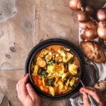 Warm, cremig und ziemlich krass. Das beschreibt diese Suppe am besten. Ich bin ja nicht so der Suppentyp, aber bei der Suppe hier werde ich echt schwach…