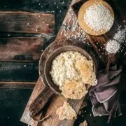 Ich muss dieses Rezept einfach mit euch teilen, denn erstens habe ich schon viel zu lange kein Risotto mehr gegessen und zweitens wäre es einfach nur schlechtes Benehmen, ein Risotto mit so viel Käse zu verschweigen, oder?