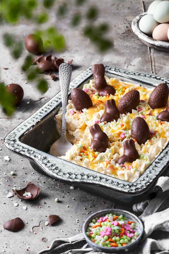 Tiramisu geht immer und ich finde, dass es eine Oster-Edition verdient hat. Natürlich mit Eierlikör und Schokohasen. Ihr werdet es lieben. Habt ein tolles Wochenende.