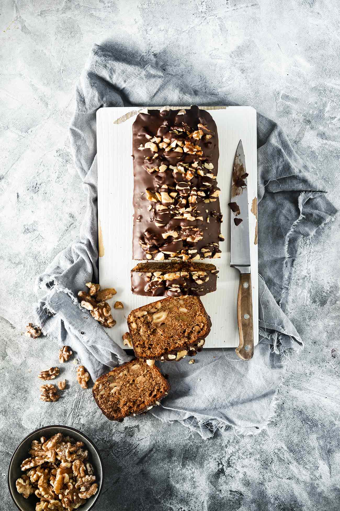 Saftiger Nusskuchen mit Schokoguss - Patrick Rosenthal