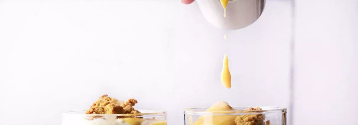 Ich sag euch, das Dessert ist ein Traum. Jeder, der Eierlikör liebt, wird dieses Rezept feiern. Mit nur wenigen Zutaten, hast du innerhalb von 5 Minuten ein großartiges Dessert auf dem Tisch.