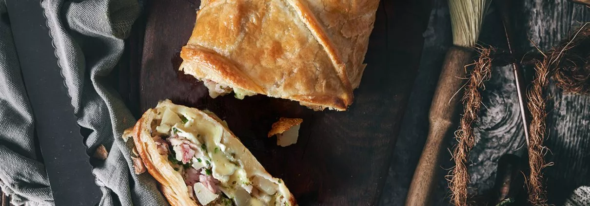 Schneller Blätterteigstrudel gefüllt mit Birnen und Camembert - Patrick ...