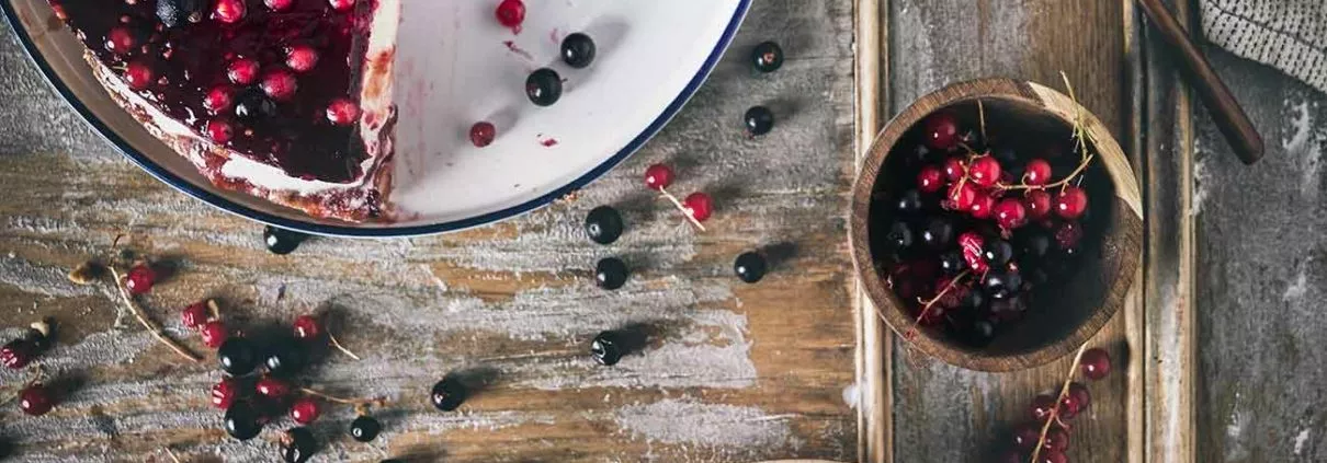 Schneller Beerenkuchen mit Nussboden ohne Backen - Patrick Rosenthal