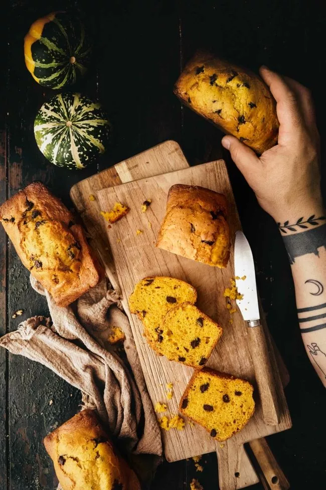 Saftiges Kürbisbrot mit Schokolade