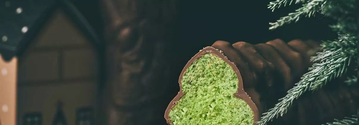 Saftige Pistazienkuchen in Tannenbaumform