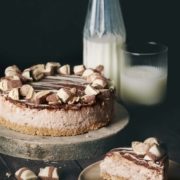 White Kinder Bueno Cheesecake