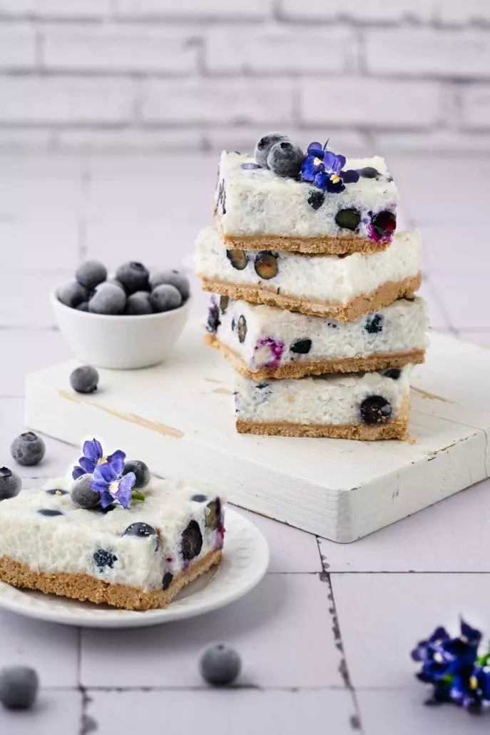 Milchreis Blaubeerkuchen mit weißer Schokolade Knusperboden - Patrick ...