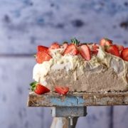 Erdbeer Pavlova