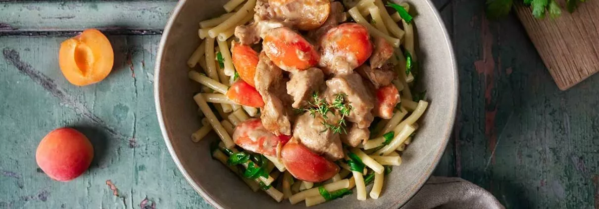 Sommer Maccaroni mit Aprikosen und Hähnchengeschnetzeltes - Patrick ...