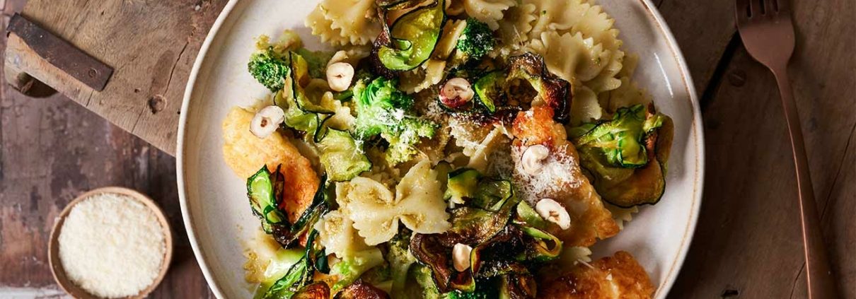 Farfalle mit Zucchini und Halloumi