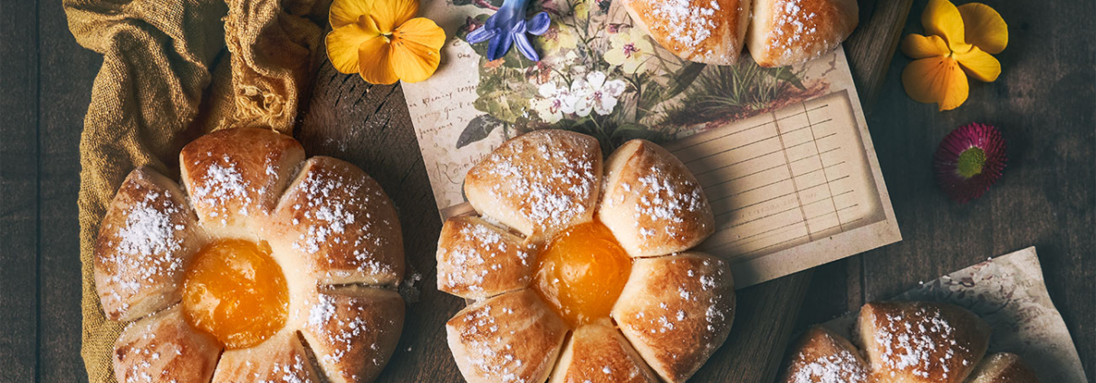 Blumentaler mit Orangenpudding – Frühling auf dem Tisch