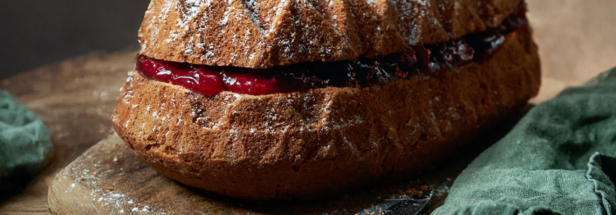Eierlikör-Vanillekuchen mit Marmeladenfüllung