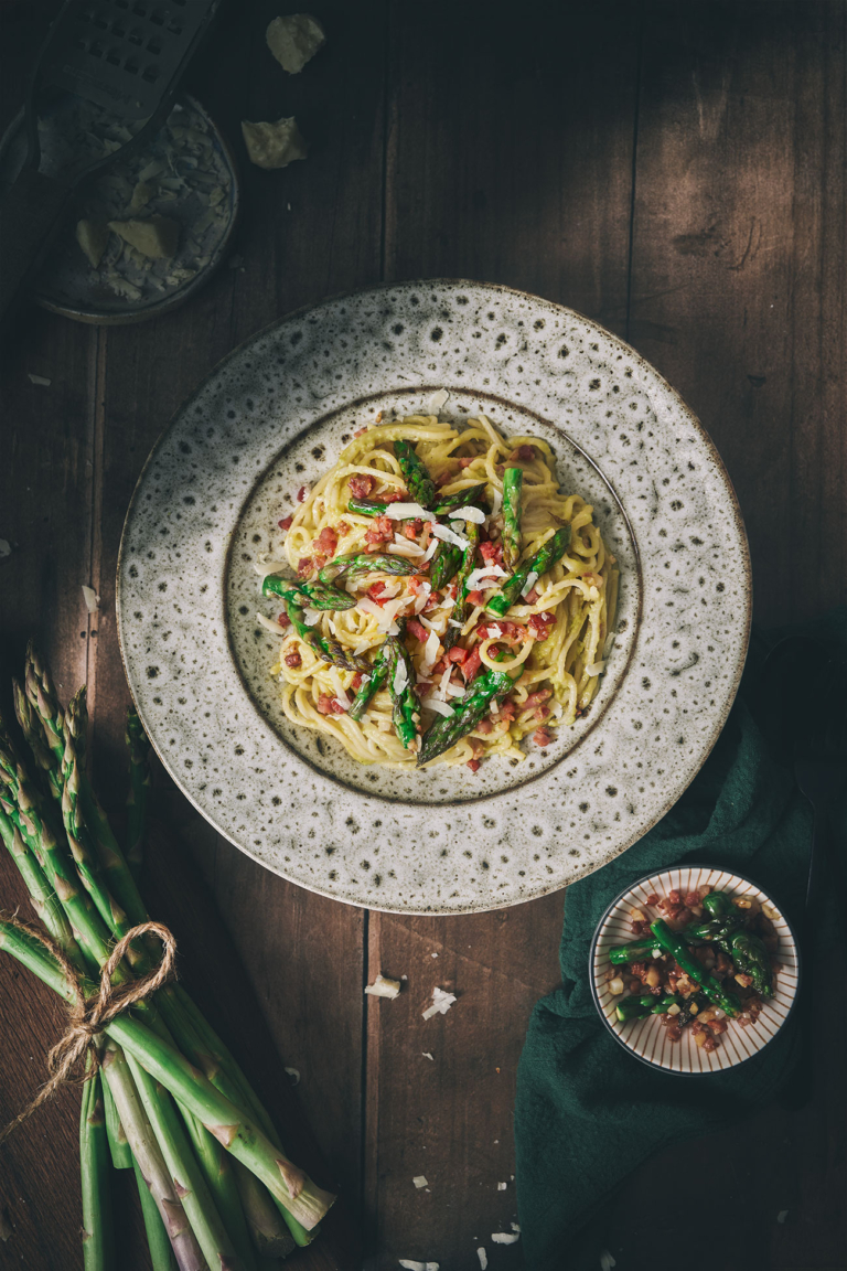 Die beste Spaghetti Carbonara der Saison mit grünem Spargel - Patrick ...