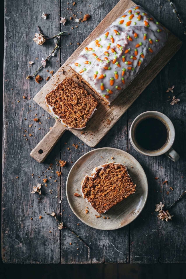 Eierlikör-Karottenkuchen mit Walnüssen