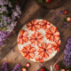 Einfacher Käsekuchen mit Mascarpone Creme und Erdbeeren