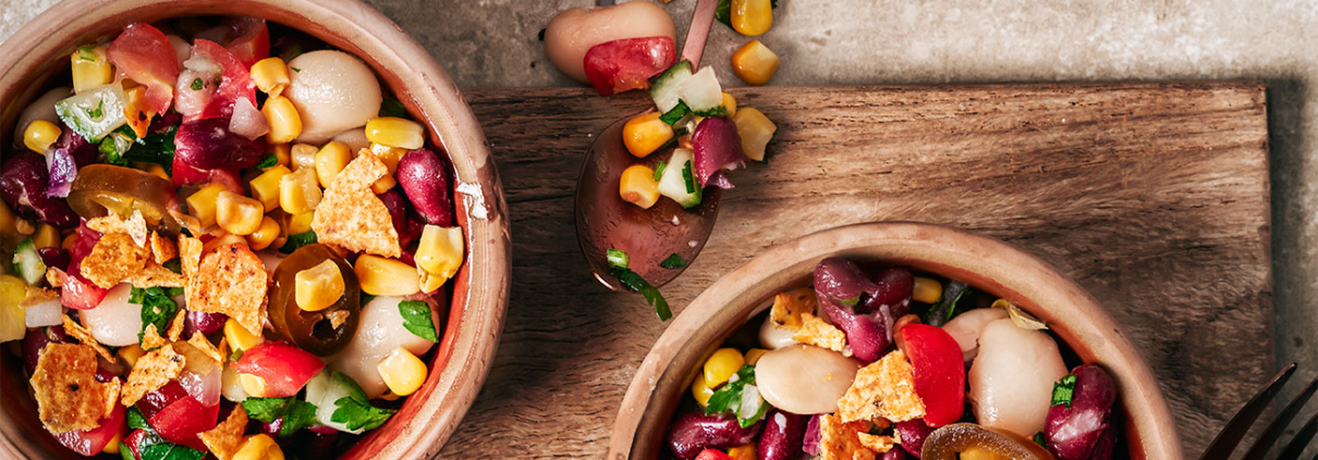 Limetten-Bohnen-Salat mit Mais, Tomaten & Crunch
