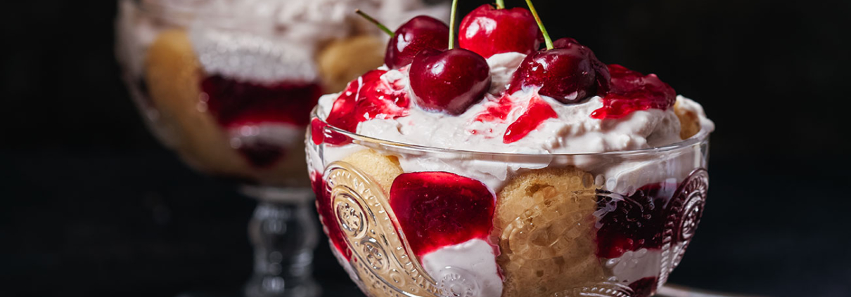 Kirsch-Tiramisu im Glas – der Sommerflirt unter den Desserts