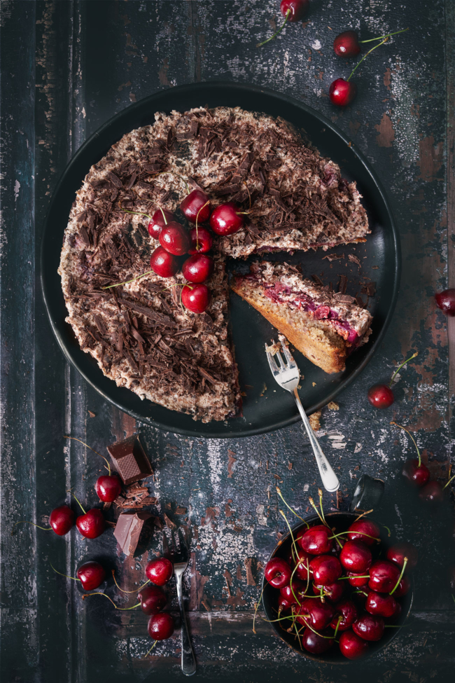 Kirschkuchen mit Nuss-Nougat-Haselnuss-Topping