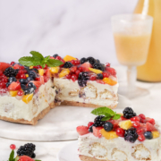 Windbeutel-Obstsalat Torte ohne Backen