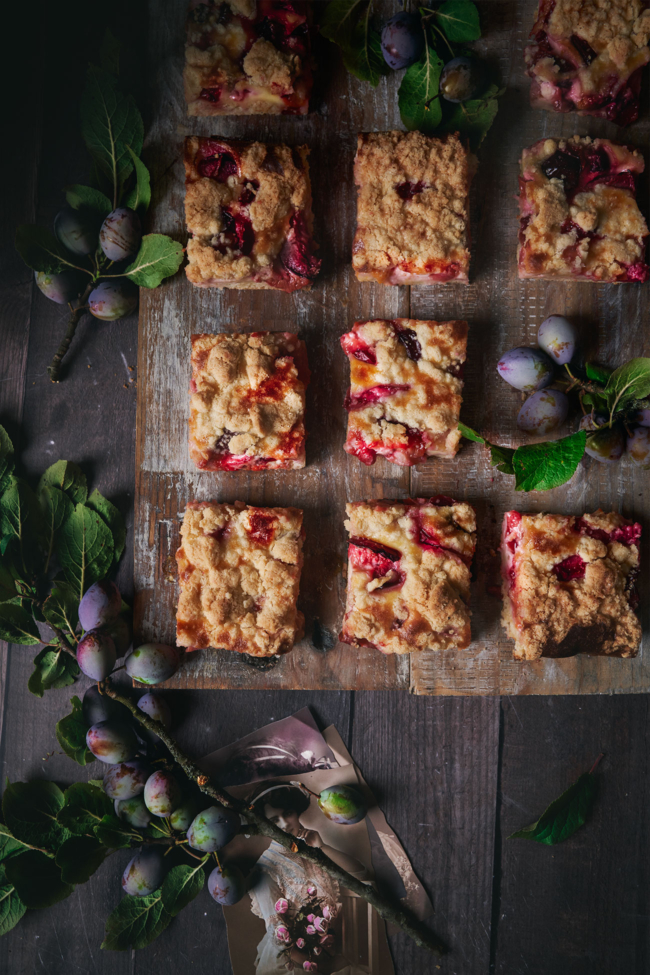 Schmand-Pflaumenkuchen mit Streuseln