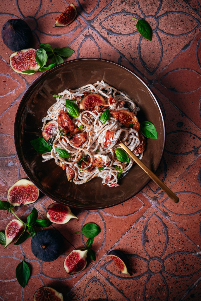 Pasta mit Feigen und krossen Parmaschinken