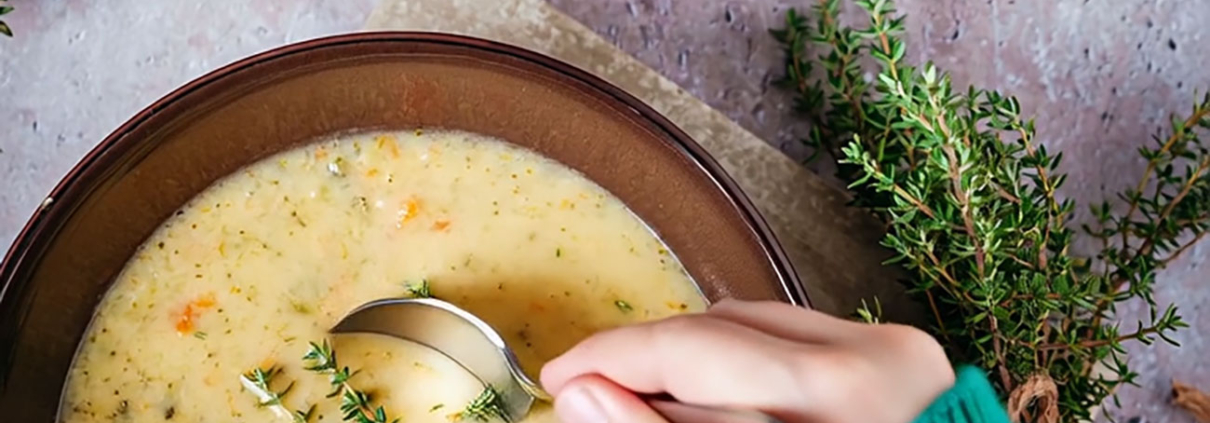 Cheddar-Brokkolisuppe