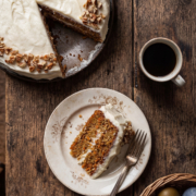 Der beste Karottenkuchen mit Frischkäse-Frosting