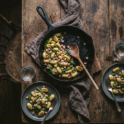 Schnelle Gnocchipfanne mit Spargel