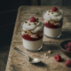 Panna Cotta im Glas mit Himbeer-Gelee und Mascarpone-Sahnecreme
